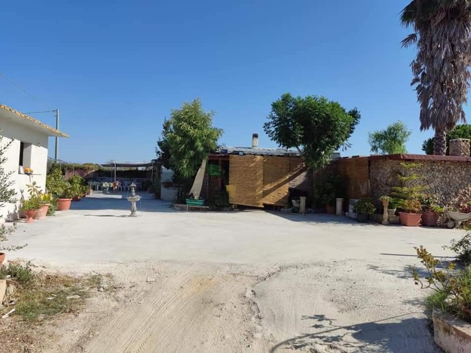 Aree Tende Presso La Casa In Campagna Di Ottavia Alezio Exterior foto