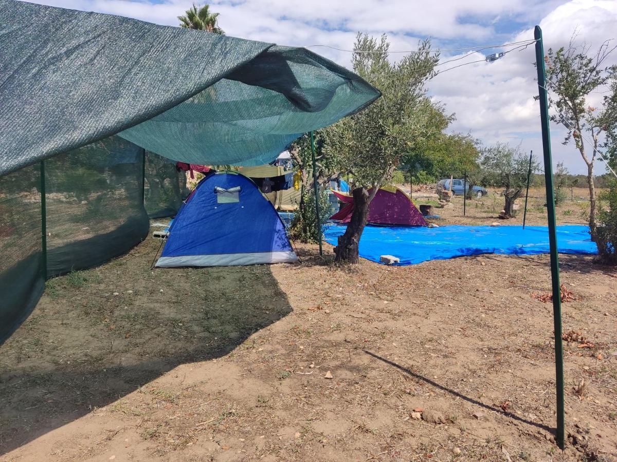 Aree Tende Presso La Casa In Campagna Di Ottavia Alezio Exterior foto